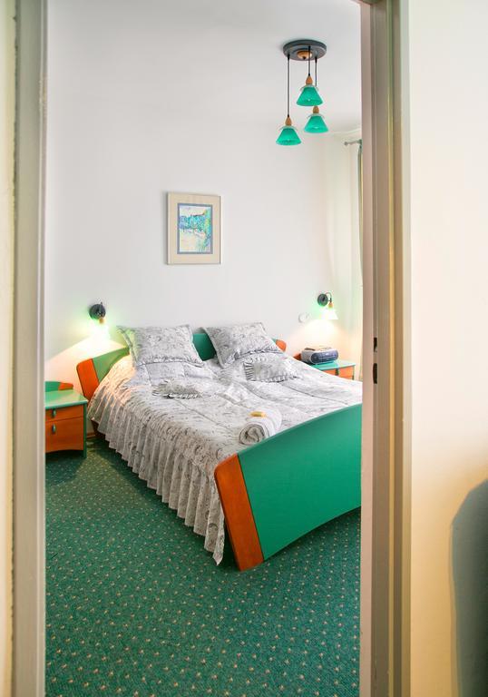 Hotel Monttis Sucha Beskidzka Bagian luar foto