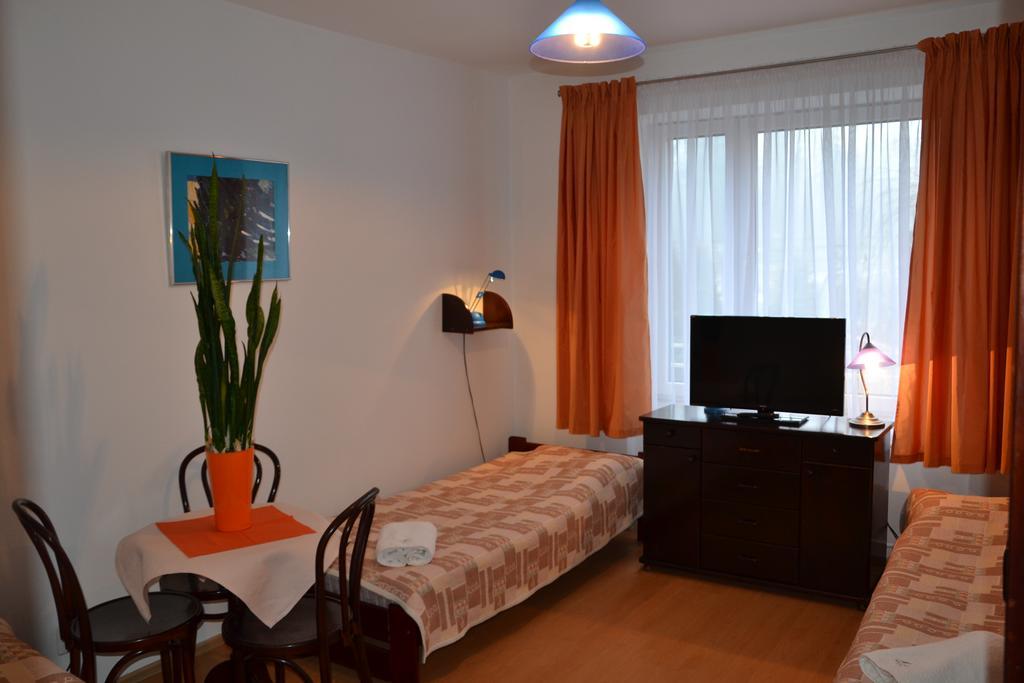 Hotel Monttis Sucha Beskidzka Bagian luar foto