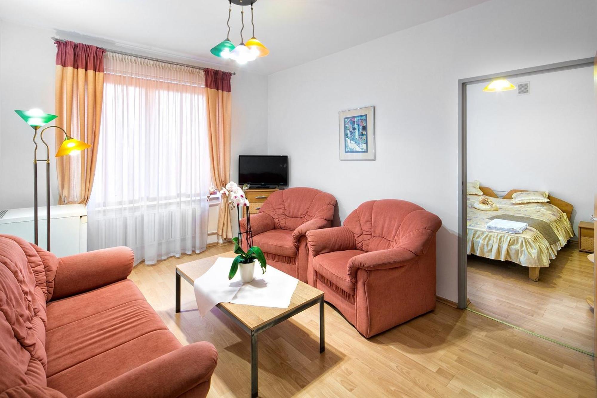 Hotel Monttis Sucha Beskidzka Ruang foto