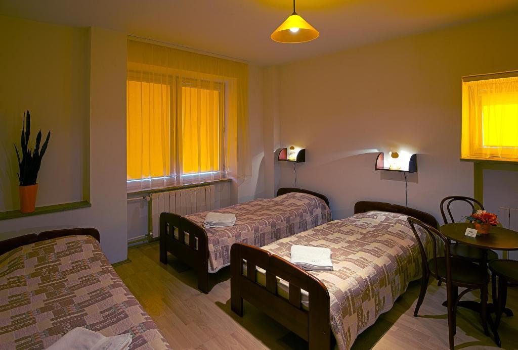 Hotel Monttis Sucha Beskidzka Ruang foto