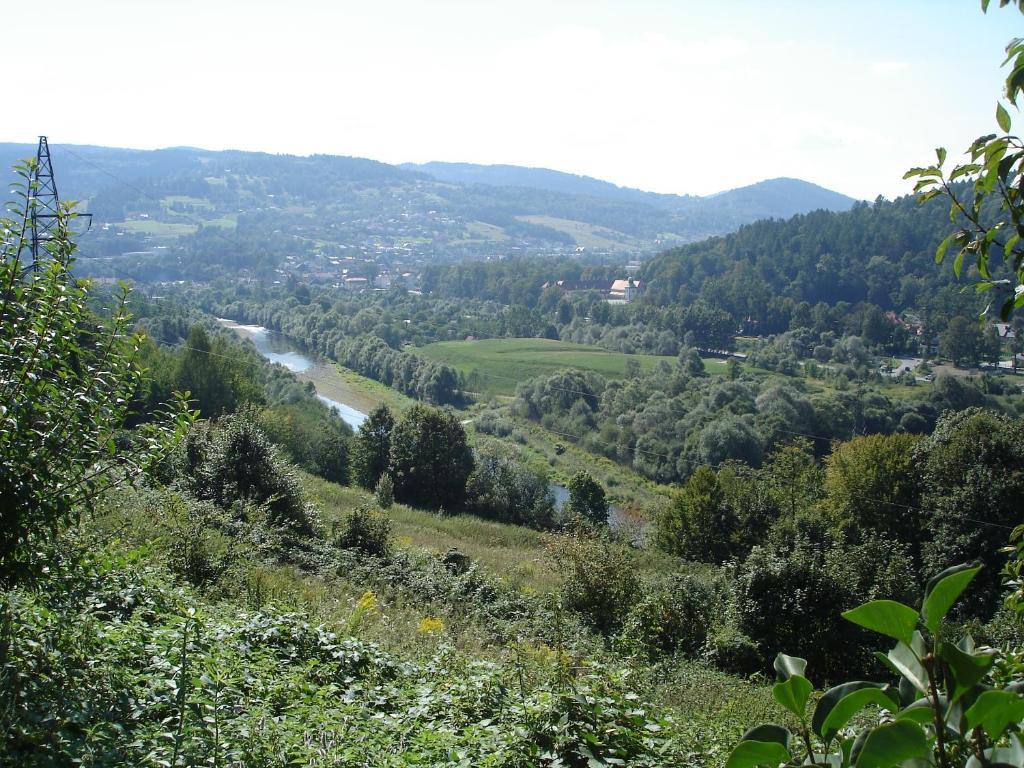Hotel Monttis Sucha Beskidzka Bagian luar foto
