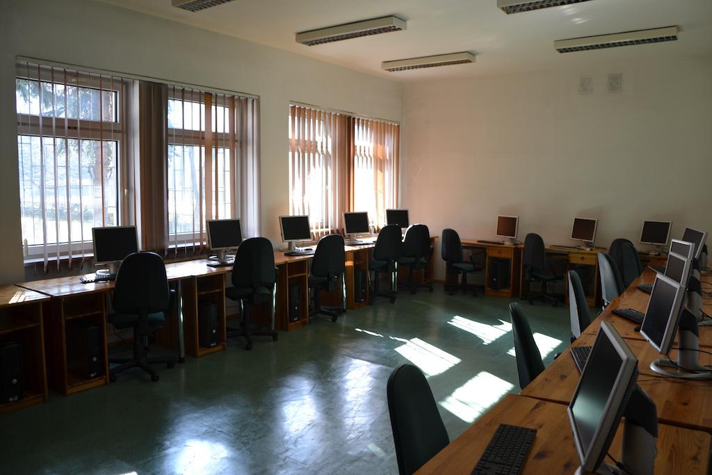 Hotel Monttis Sucha Beskidzka Bagian luar foto